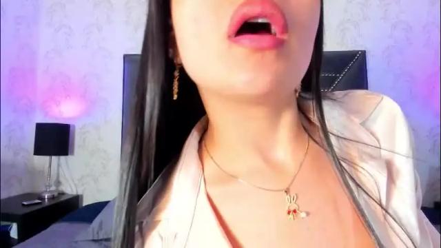 Image 6 of iris_bells Stream on Chaturbate on 1 day ago