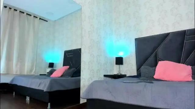 Image 3 of iris_bells Stream on Chaturbate on 3 months ago