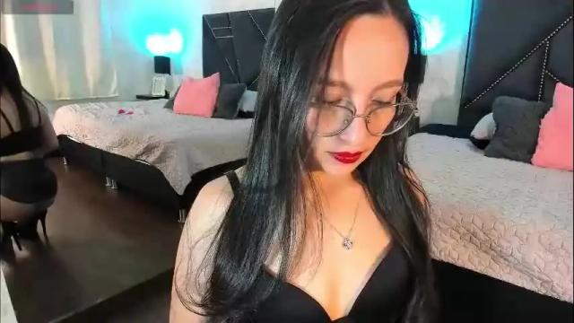 Image 12 of iris_bells Stream on Chaturbate on 2 months ago