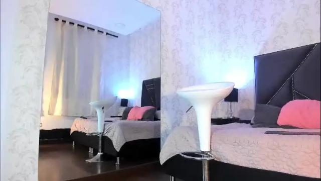 Image 11 of iris_bells Stream on Chaturbate on 1 month ago