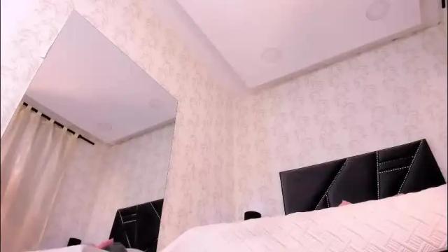 Image 6 of iris_bells Stream on Chaturbate on 1 month ago