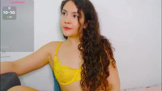 Image 12 of iris_caprice Stream on Chaturbate on 1 month ago