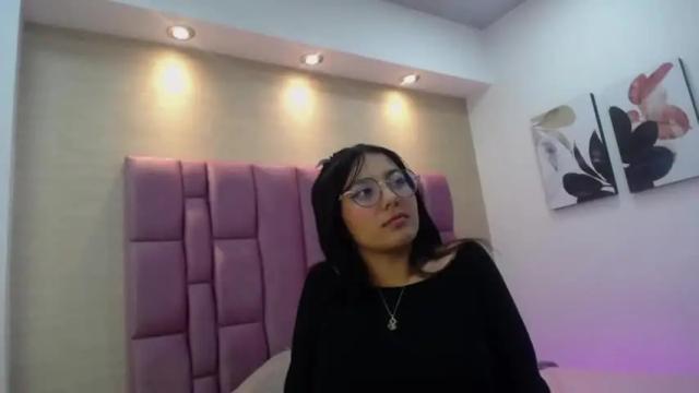 Image 8 of iris_loveex Stream on Chaturbate on 14 months ago