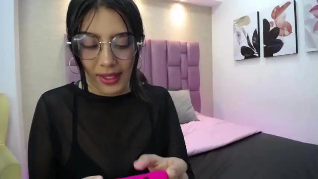 Image 7 of iris_loveex Stream on Chaturbate on 14 months ago