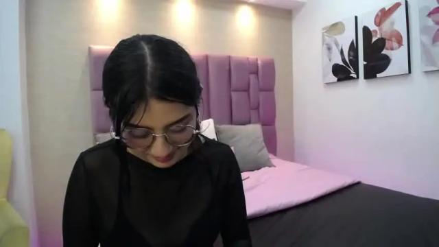 Image 8 of iris_loveex Stream on Chaturbate on 14 months ago