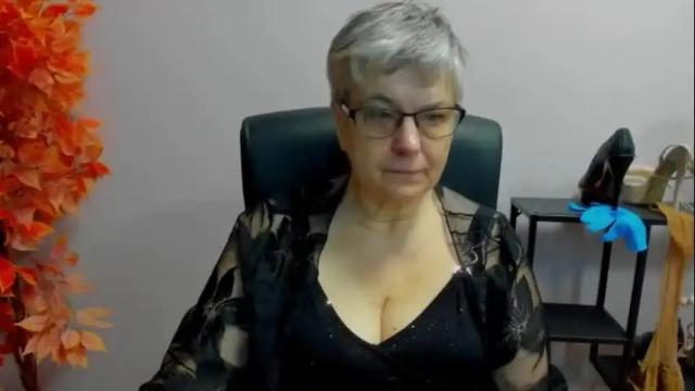 Image 10 of iris_xdesire Stream on Chaturbate on 1 month ago
