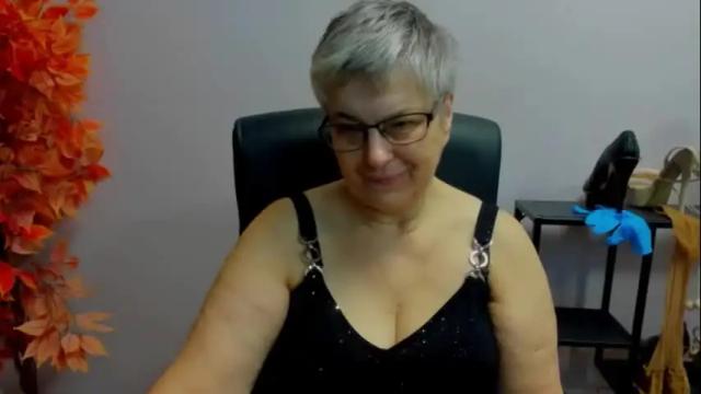 Image 3 of iris_xdesire Stream on Chaturbate on 1 month ago