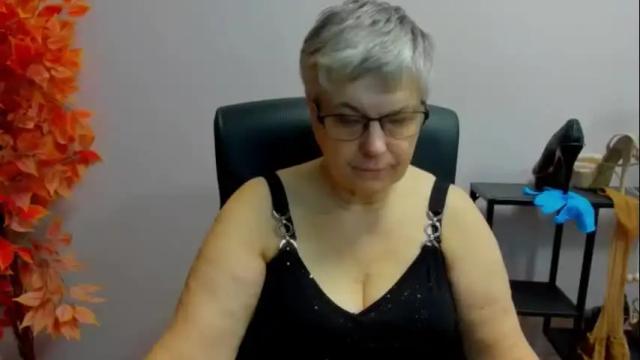 Image 4 of iris_xdesire Stream on Chaturbate on 1 month ago