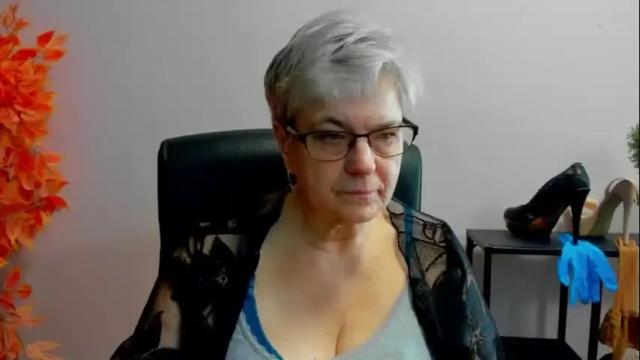 Image 12 of iris_xdesire Stream on Chaturbate on 1 month ago