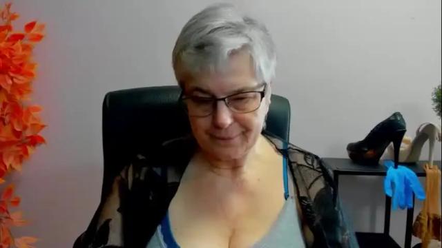 Image 7 of iris_xdesire Stream on Chaturbate on 1 month ago
