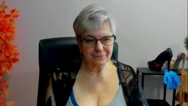 Image 8 of iris_xdesire Stream on Chaturbate on 1 month ago