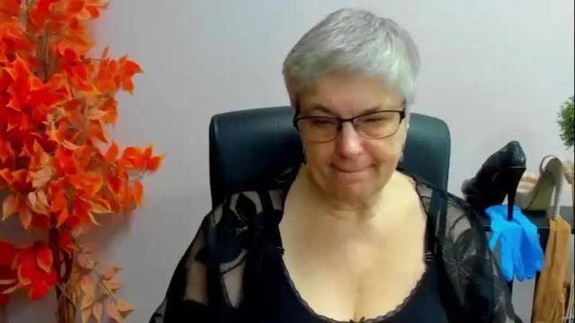 Image 3 of iris_xdesire Stream on Chaturbate on 1 month ago