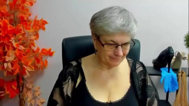 Image 6 of iris_xdesire Stream on Chaturbate on 1 month ago