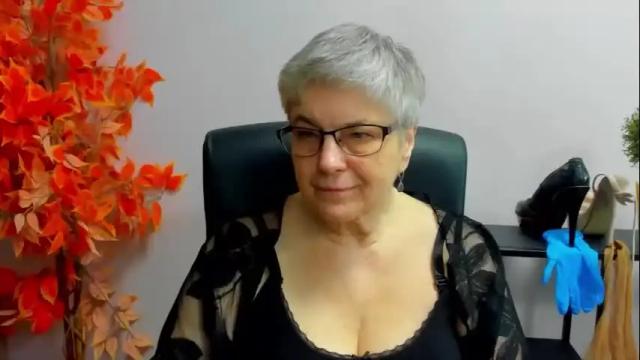 Image 8 of iris_xdesire Stream on Chaturbate on 1 month ago