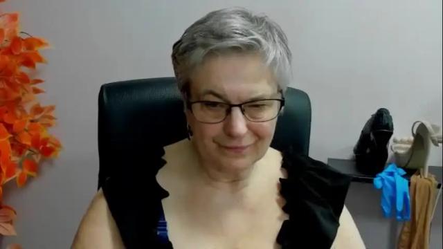 Image 10 of iris_xdesire Stream on Chaturbate on 23 days ago