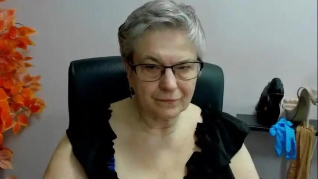 Image 2 of iris_xdesire Stream on Chaturbate on 23 days ago