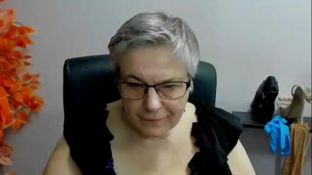 Image 4 of iris_xdesire Stream on Chaturbate on 23 days ago