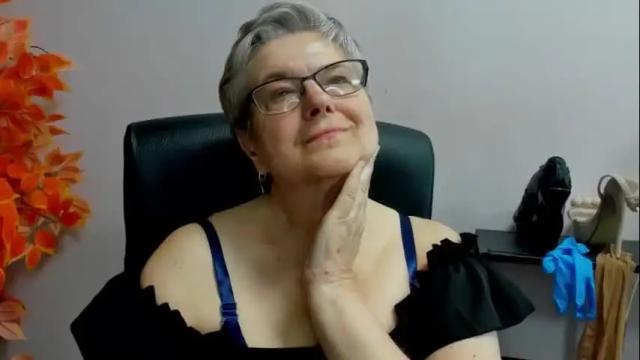 Image 6 of iris_xdesire Stream on Chaturbate on 23 days ago