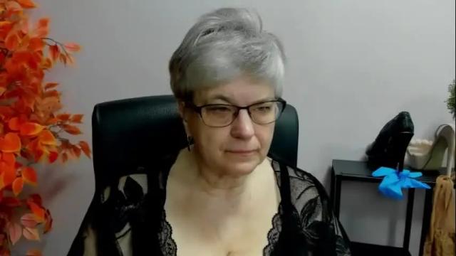 Image 3 of iris_xdesire Stream on Chaturbate on 22 days ago