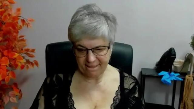 Image 8 of iris_xdesire Stream on Chaturbate on 22 days ago