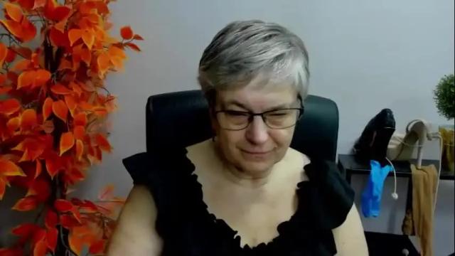 Image 11 of iris_xdesire Stream on Chaturbate on 11 days ago
