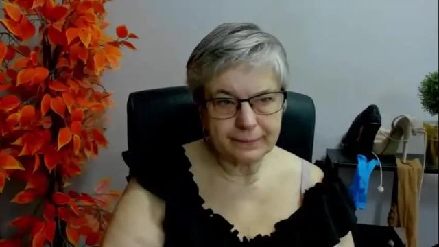 Image 4 of iris_xdesire Stream on Chaturbate on 11 days ago
