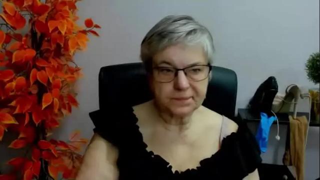 Image 7 of iris_xdesire Stream on Chaturbate on 11 days ago