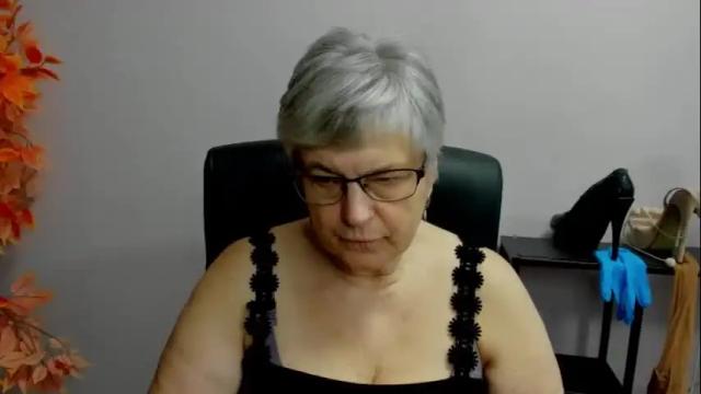 Image 11 of iris_xdesire Stream on Chaturbate on 9 days ago