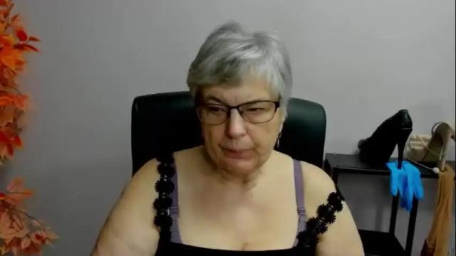 Image 4 of iris_xdesire Stream on Chaturbate on 9 days ago