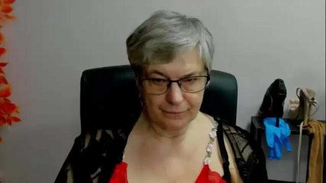 Image 2 of iris_xdesire Stream on Chaturbate on 4 days ago