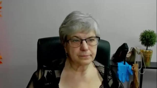 Image 11 of iris_xdesire Stream on Chaturbate on 3 days ago
