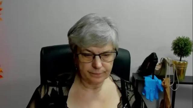 Image 3 of iris_xdesire Stream on Chaturbate on 3 days ago