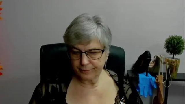 Image 4 of iris_xdesire Stream on Chaturbate on 3 days ago