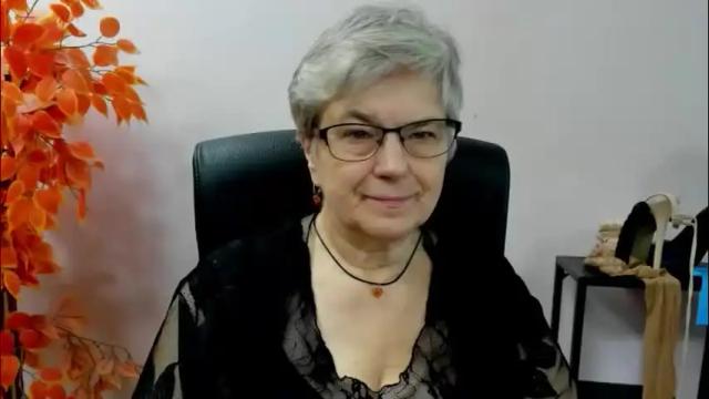 Image 2 of iris_xdesire Stream on Chaturbate on 2 months ago