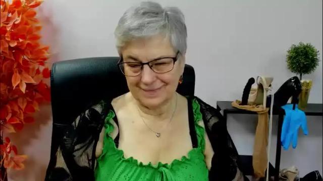 Image 11 of iris_xdesire Stream on Chaturbate on 1 month ago