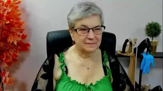 Image 3 of iris_xdesire Stream on Chaturbate on 1 month ago