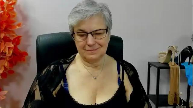 Image 12 of iris_xdesire Stream on Chaturbate on 11 days ago