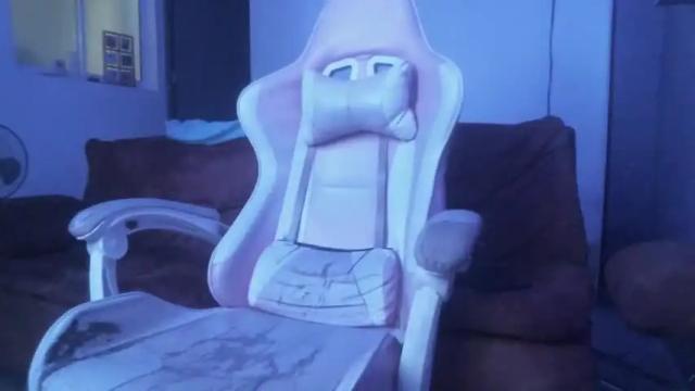 Image 10 of irisbell_ Stream on Chaturbate on 13 months ago