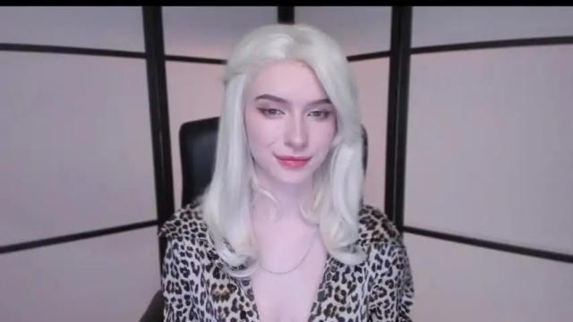 Image 4 of irisice Stream on Chaturbate on 13 months ago