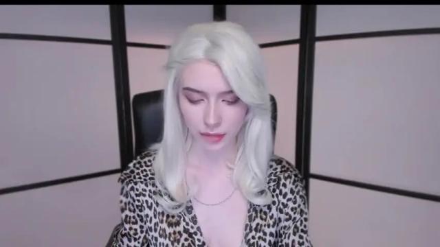 Image 8 of irisice Stream on Chaturbate on 13 months ago