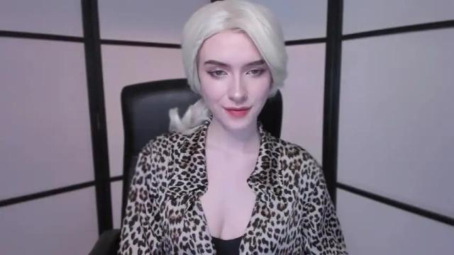 Image 6 of irisice Stream on Chaturbate on 12 months ago