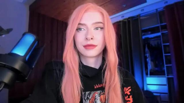 Image 2 of irisice Stream on Chaturbate on 2 months ago