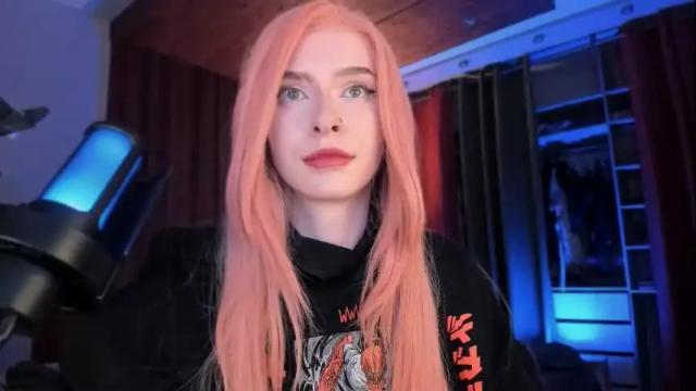 Image 4 of irisice Stream on Chaturbate on 2 months ago