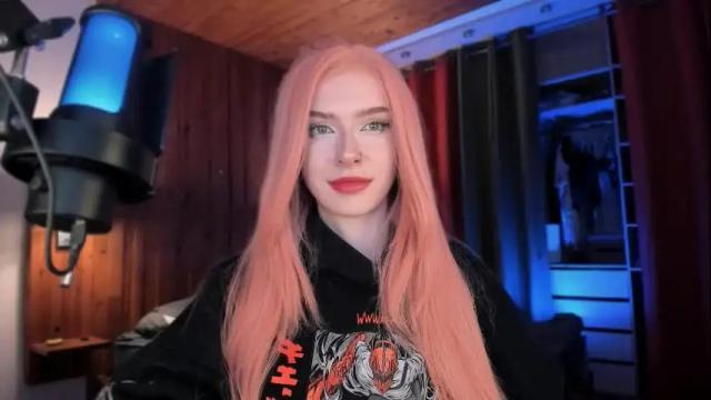 Image 2 of irisice Stream on Chaturbate on 1 month ago