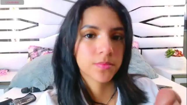 Image 7 of irissross Stream on Chaturbate on 1 month ago