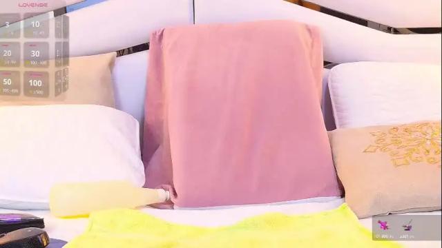 Image 11 of irissross Stream on Chaturbate on 4 days ago