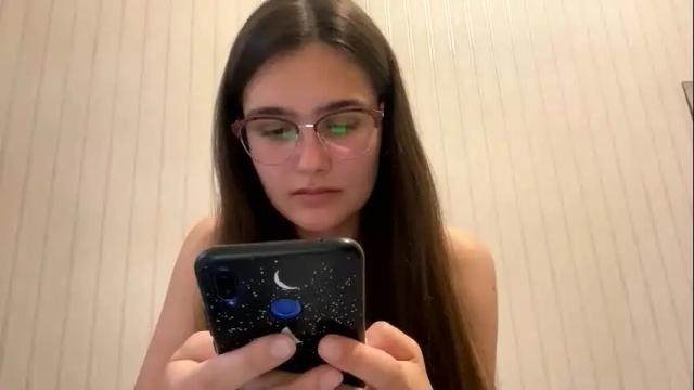 Image 3 of irisss31 Stream on Chaturbate on 1 month ago