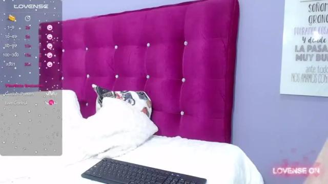 Image 3 of irresistiblemilf Stream on Chaturbate on 12 months ago