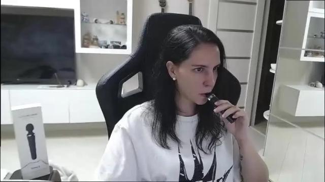 Image 2 of irwi_tomboy Stream on Chaturbate on 3 months ago