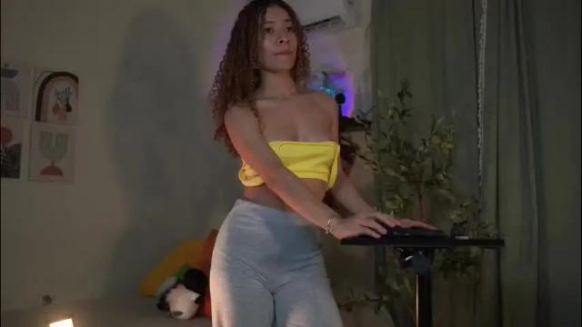 Image 3 of isa_____ Stream on Chaturbate on 2 months ago